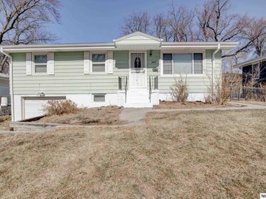4822 Grand Avenue , Omaha, NE 68104