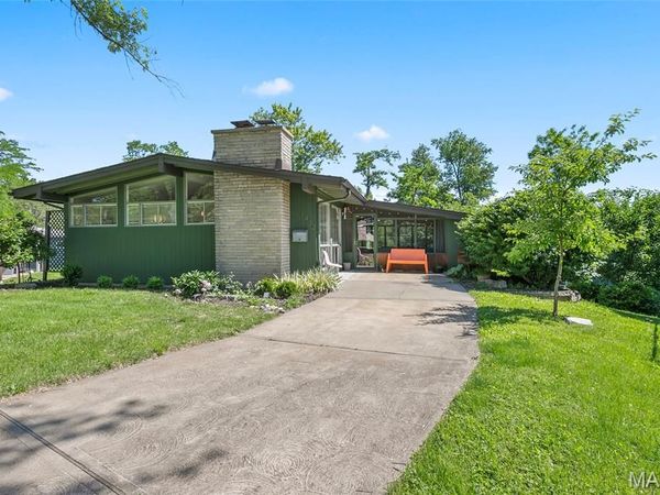 1432 Woodhue Drive, St Louis, MO 63126
