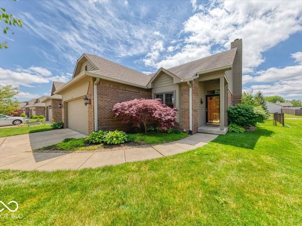 683 Cottage Lane , Greenwood, IN 46143