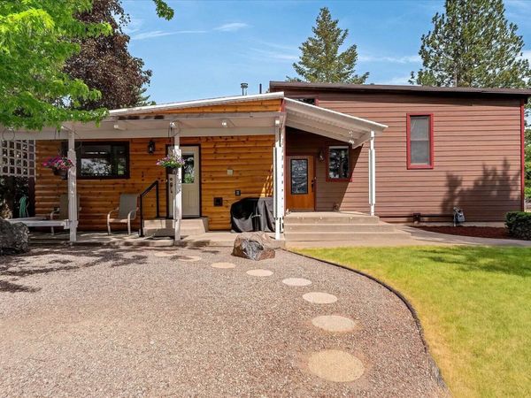 3116 E Center Rd, Mead, WA 99021