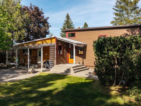 3116 E Center Rd, Mead, WA 99021