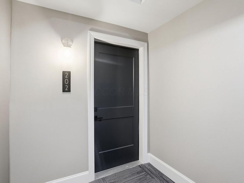 5233 Highpointe Lakes Drive, Unit 202, Westerville, OH 43081 Photo 7