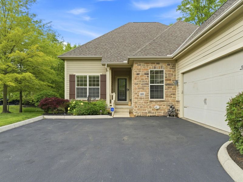 386 Slate Crossing Drive, Delaware, OH 43015 Photo 3