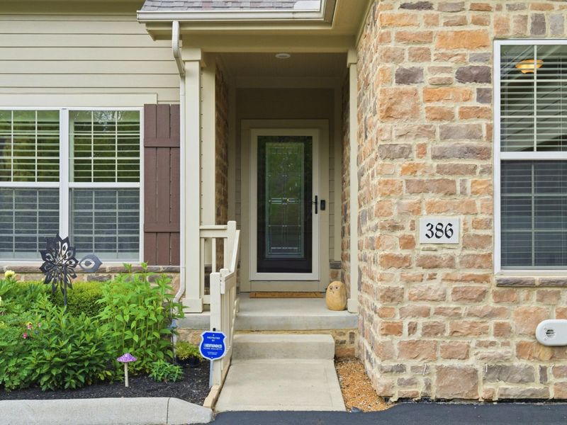 386 Slate Crossing Drive, Delaware, OH 43015 Photo 4