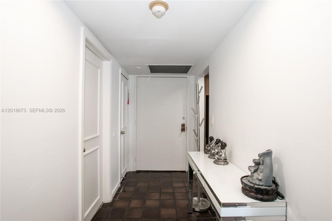 1800 NE 114th St , Unit 1207, Miami, FL 33181 Photo
