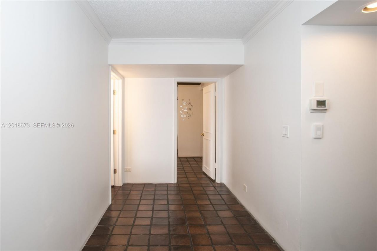 1800 NE 114th St , Unit 1207, Miami, FL 33181 Photo