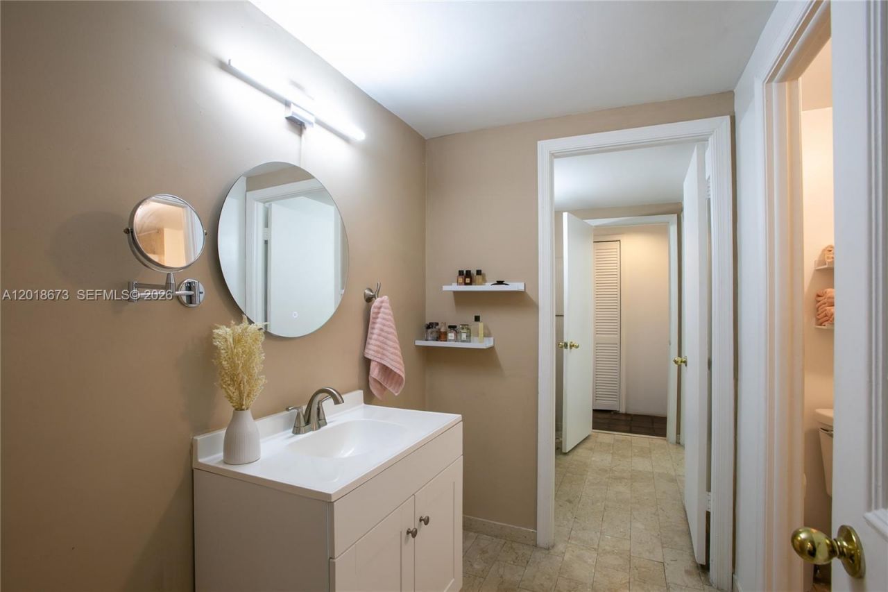 1800 NE 114th St , Unit 1207, Miami, FL 33181 Photo