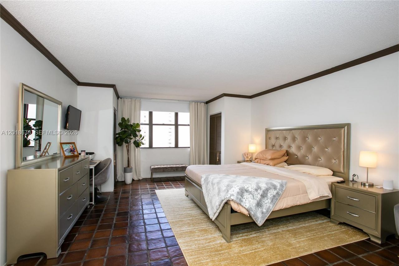 1800 NE 114th St , Unit 1207, Miami, FL 33181 Photo