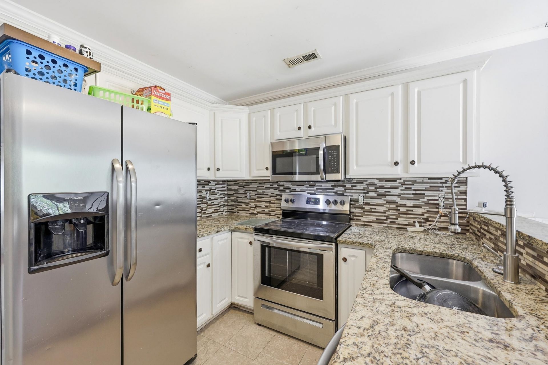 3950 Mayfield Dr.  Photo 11