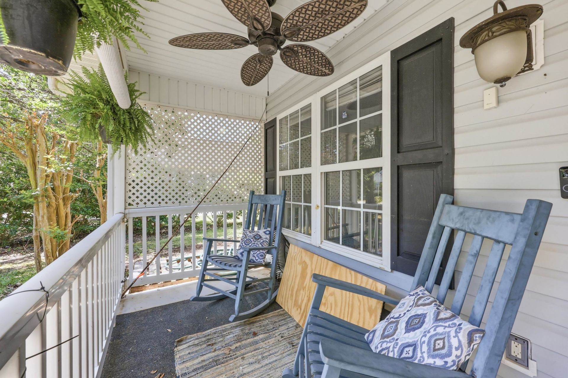 3950 Mayfield Dr.  Photo 5
