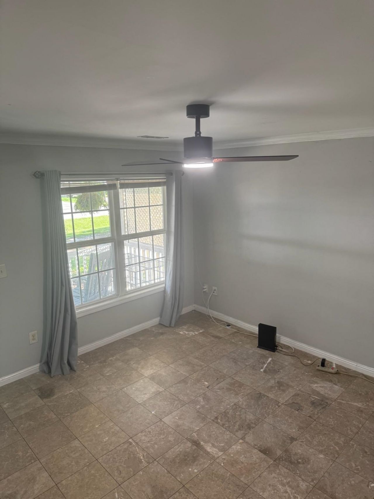 3950 Mayfield Dr. Photo 7