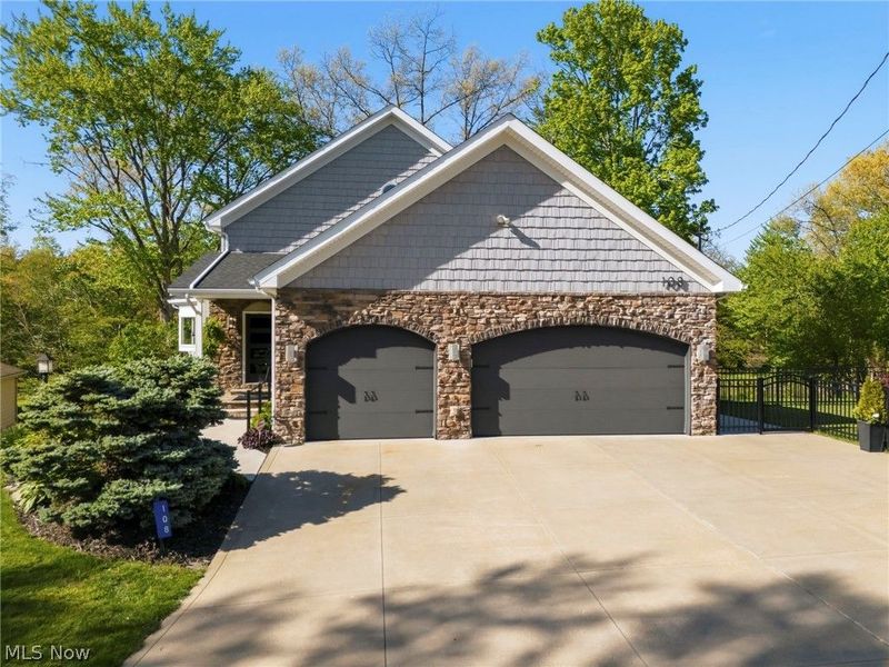 108 Spruce Drive NW, North Canton, OH 44720 Photo 4