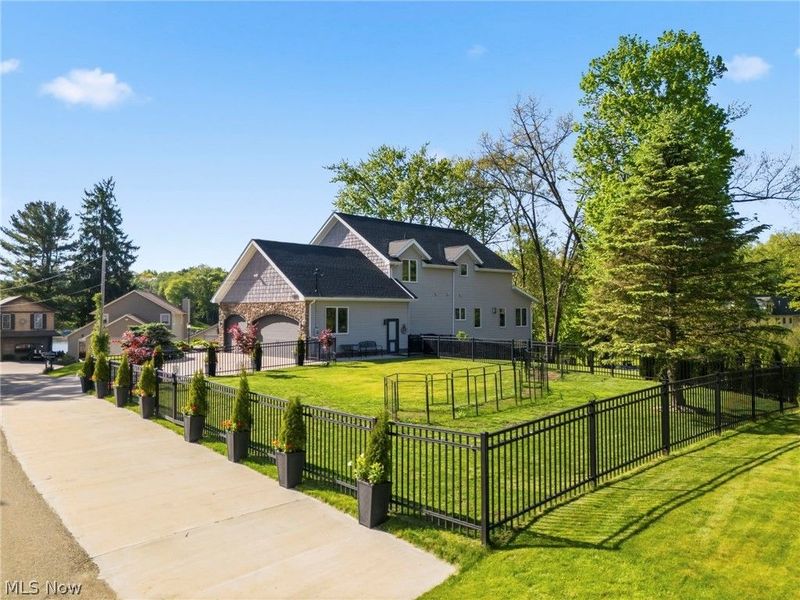 108 Spruce Drive NW, North Canton, OH 44720 Photo 7