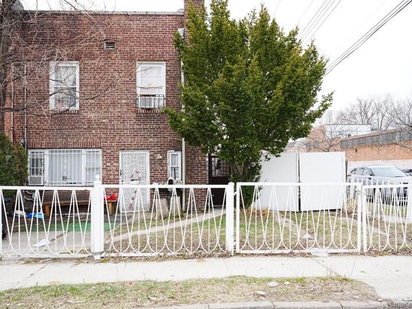 10204 188th Street , Hollis, NY 11423