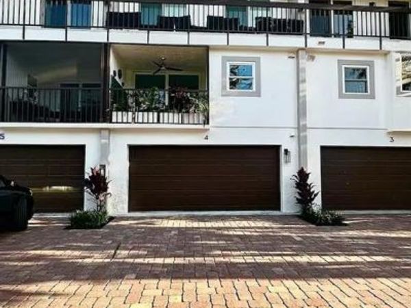 995 9th AVE S, Unit 4, NAPLES, FL 34102