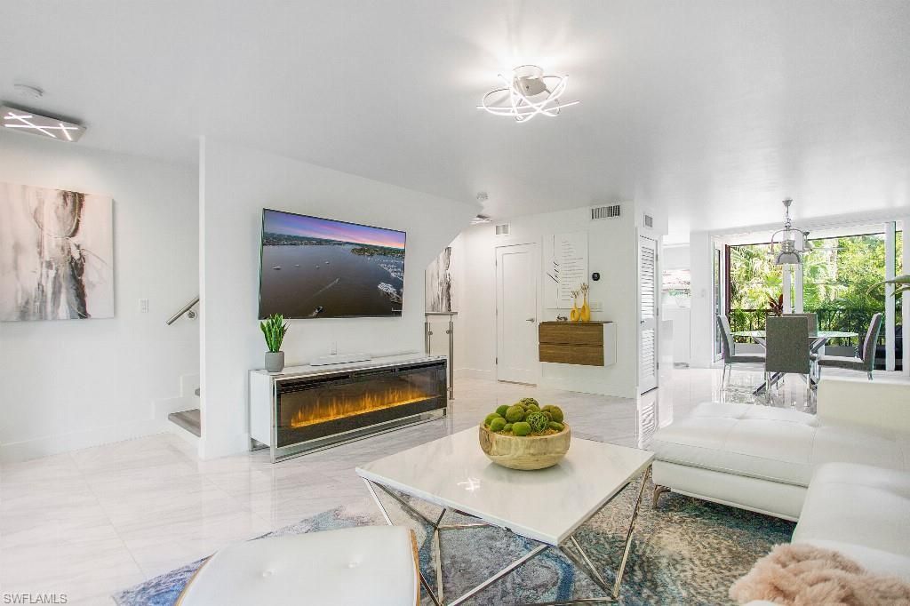 995 9th Ave S, Unit 4, Naples, FL 34102 Photo