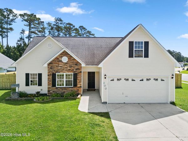 200 Ivy Glen Lane , Jacksonville, NC 28546