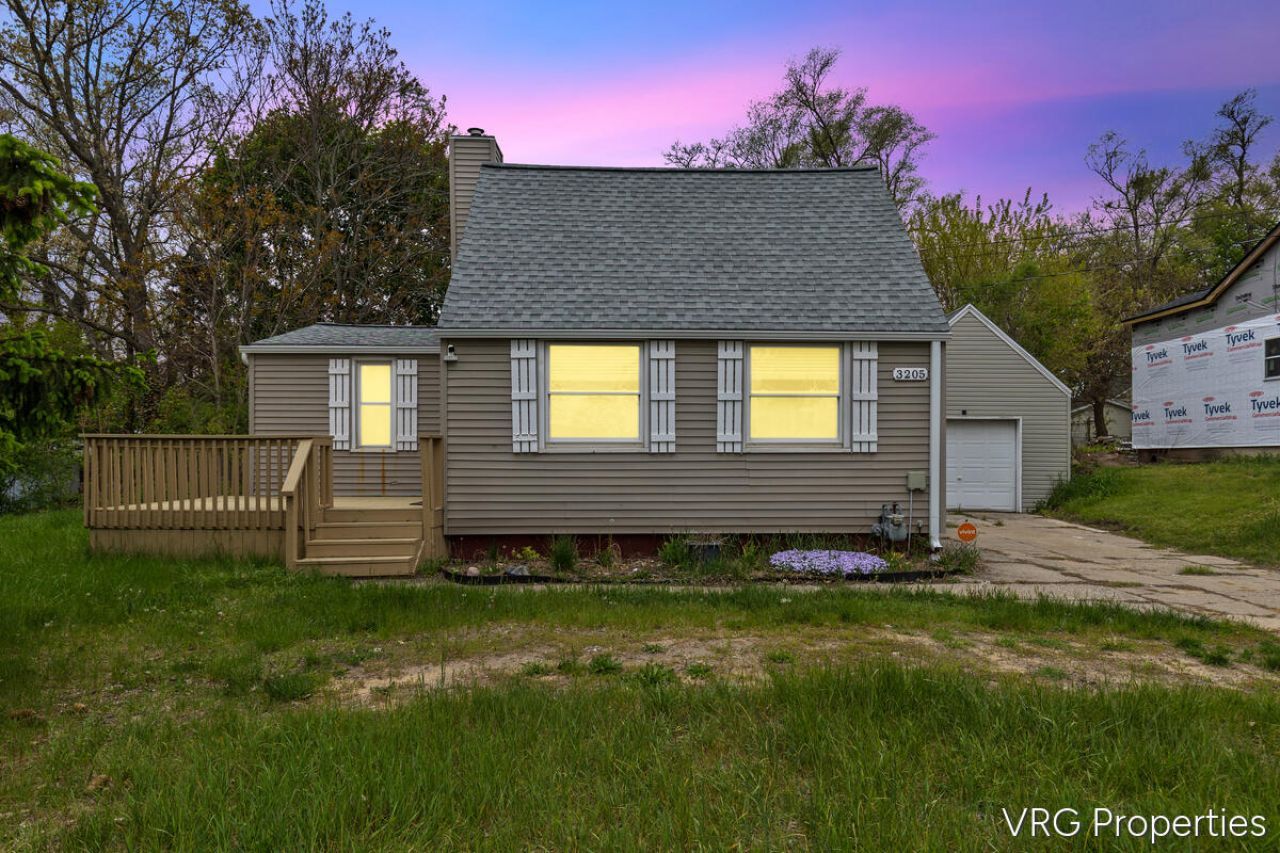3205 Charlesgate Avenue Sw, Wyoming, MI 49509 Main Photo