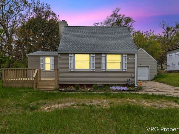 3205 Charlesgate Avenue SW, Wyoming, MI 49509
