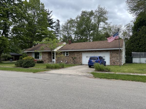 907 Wilson Avenue, Sturgis, MI 49091