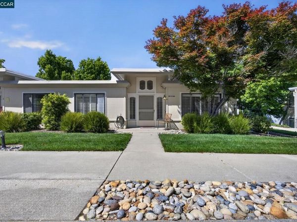 1124 Oakmont Dr, Unit 4, Walnut Creek, CA 94595