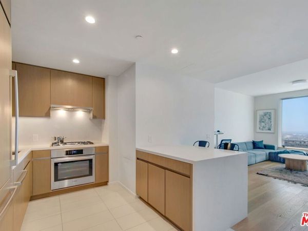 889 Francisco Street, Unit 3401, Los Angeles, CA 90017