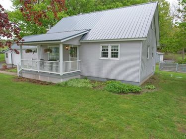 4588 County Route 22, Lacona, NY 13083