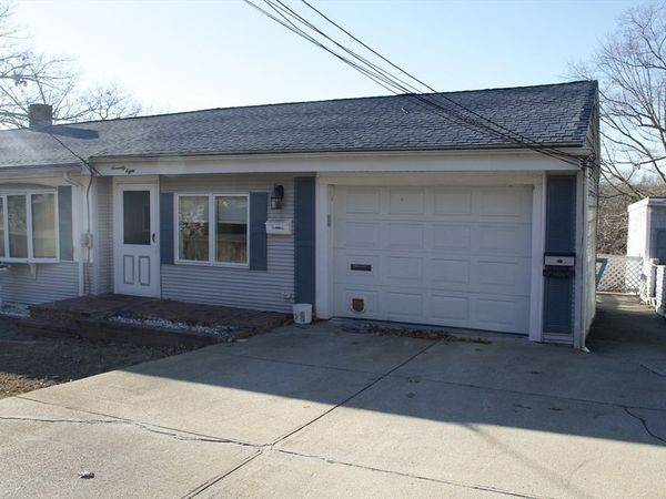 78 Edgewater Drive, Unit 3, Blackstone, MA 01504