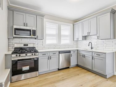 301 E 9Th Ave, Roselle, NJ 07203