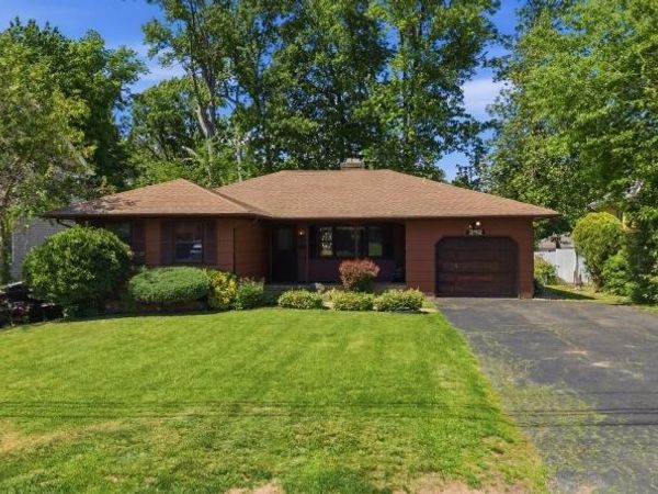 212 Oxford Rd, Edison, NJ 08820