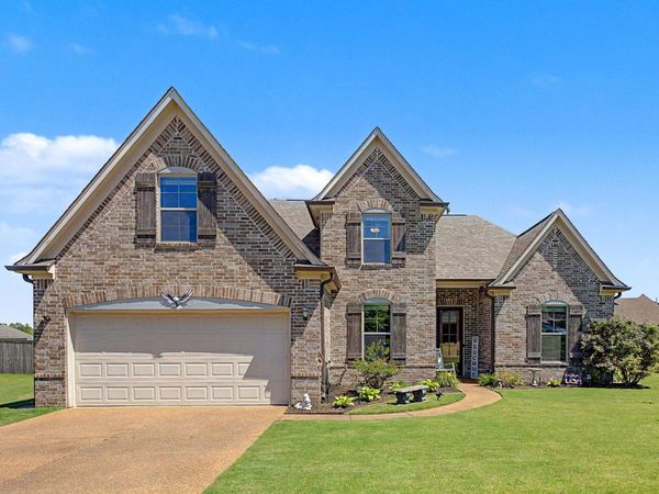 160 OAK HOLLOW DR, Oakland, TN 38060