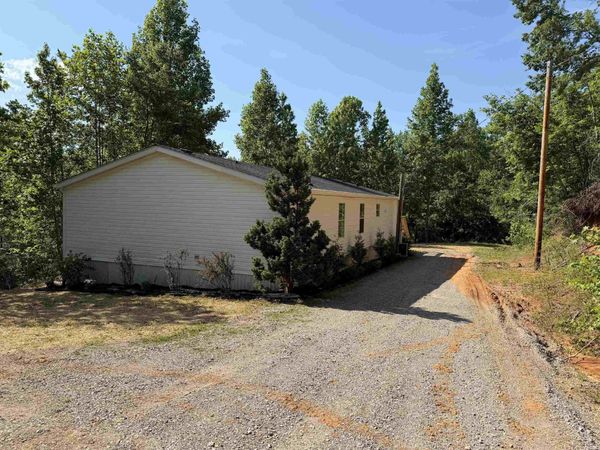 890 BURKS RD, Savannah, TN 38372