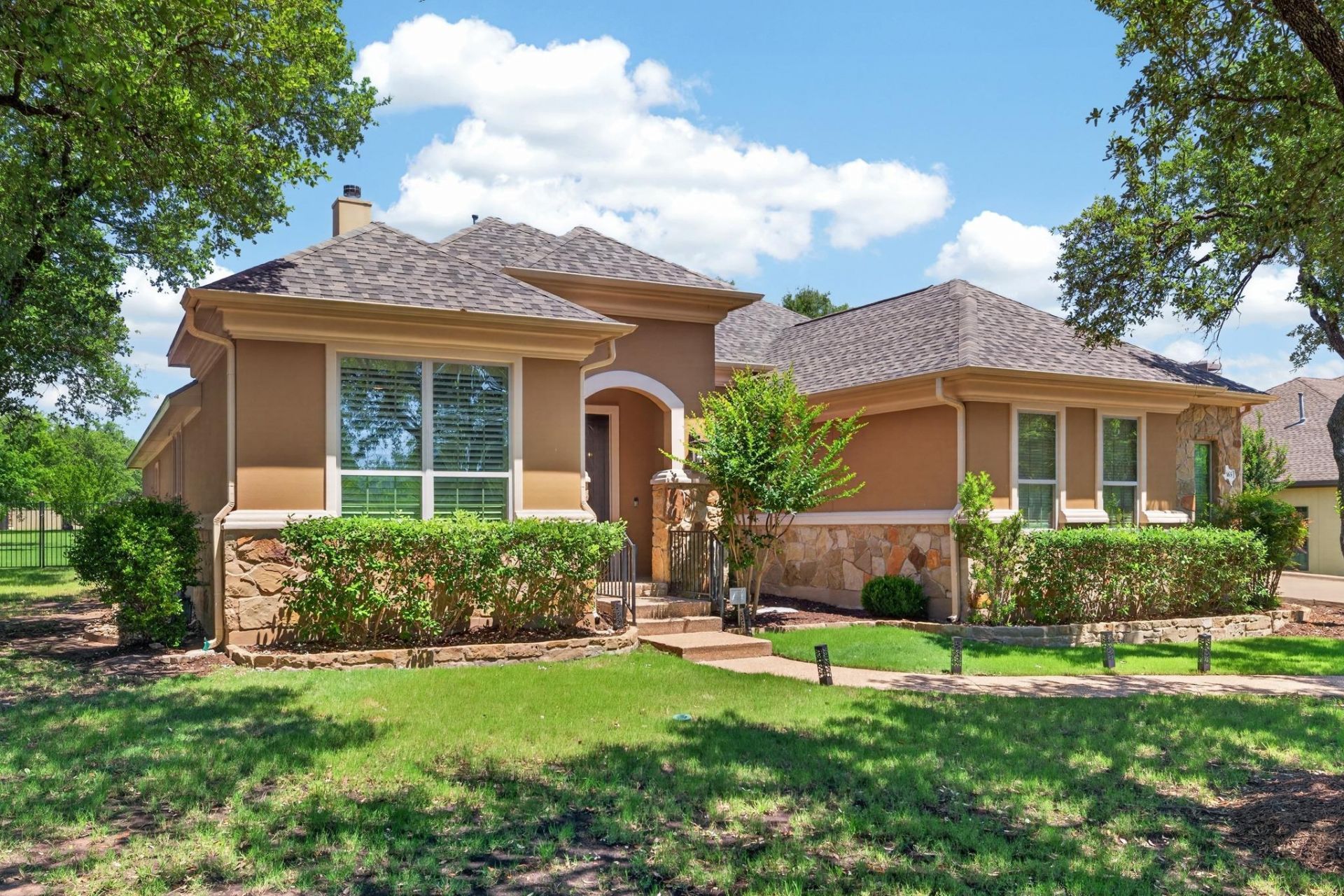 163 Estrella Xing, Georgetown, TX 78628 Main Photo
