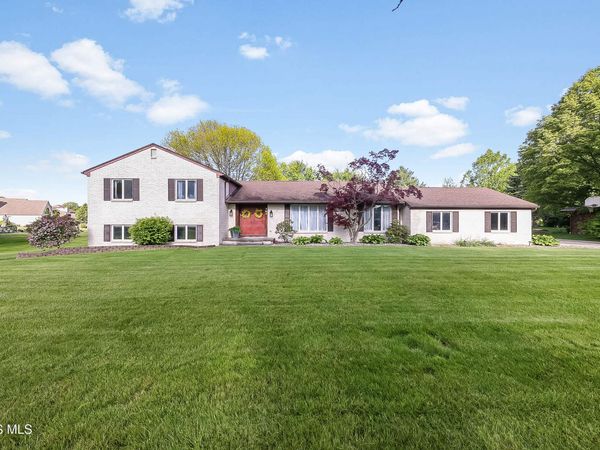 794 Fairway Drive , Wauseon, OH 43567