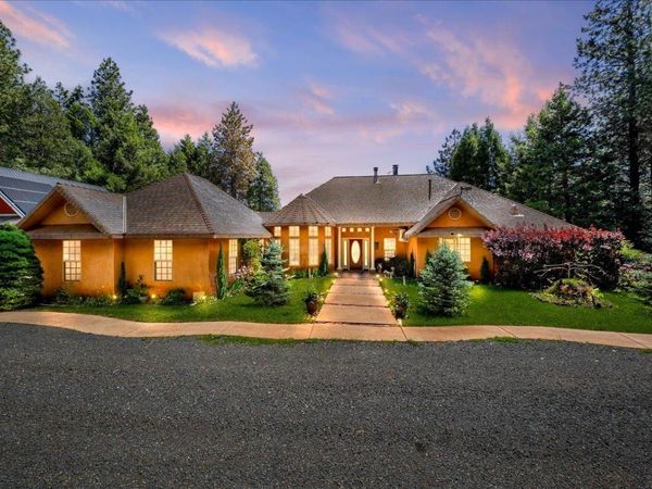 6645 Blackhawk Ln, Foresthill, CA 95631