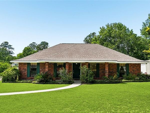 912 BEAU CHENE Drive, Mandeville, LA 70471
