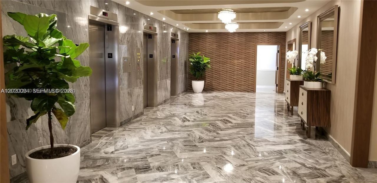 5401 Collins Ave, Unit 1213, Miami Beach, FL 33140 Photo