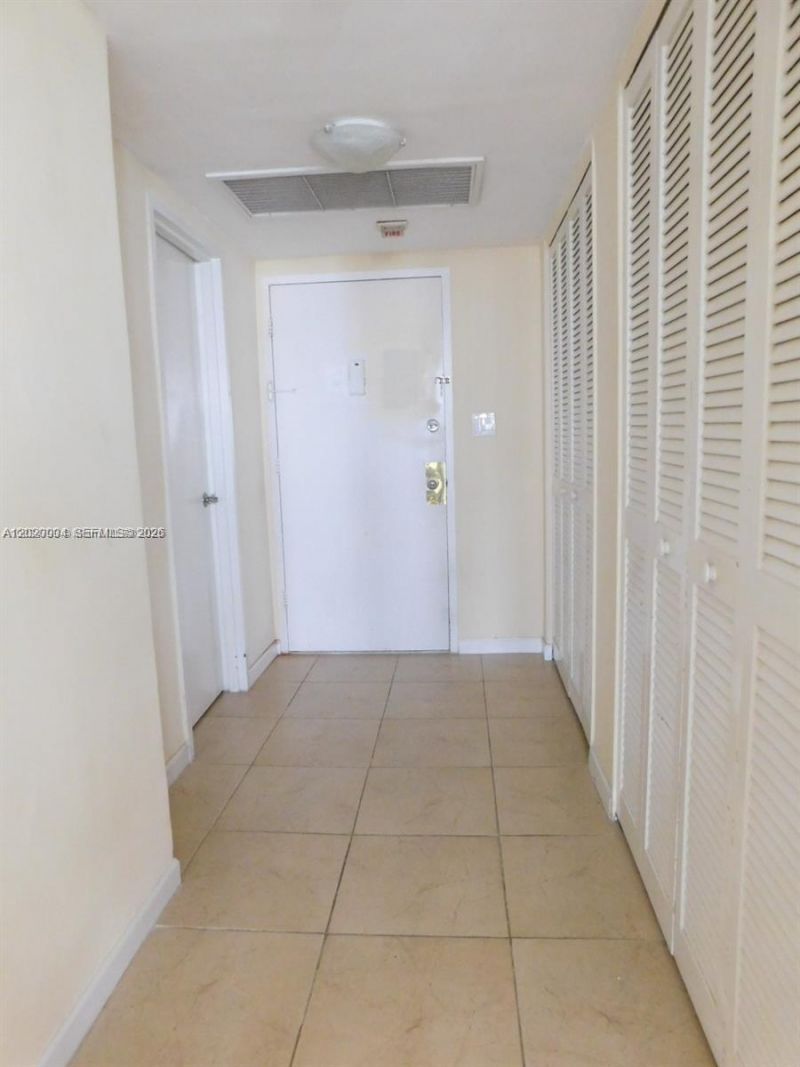 5401 Collins Ave , Unit 1213, Miami Beach, FL 33140 Photo