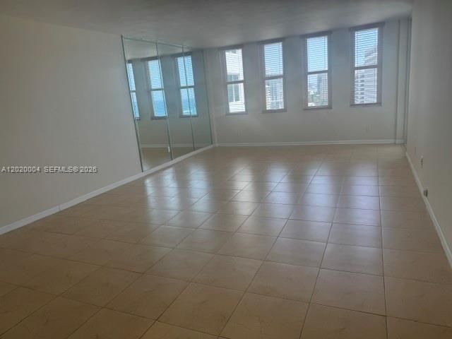 5401 Collins Ave, Unit 1213, Miami Beach, FL 33140 Photo