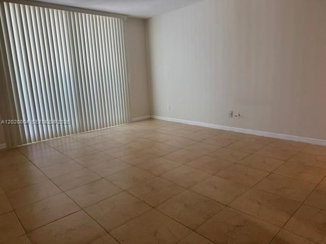 5401 Collins Ave, Unit 1213, Miami Beach, FL 33140 Photo