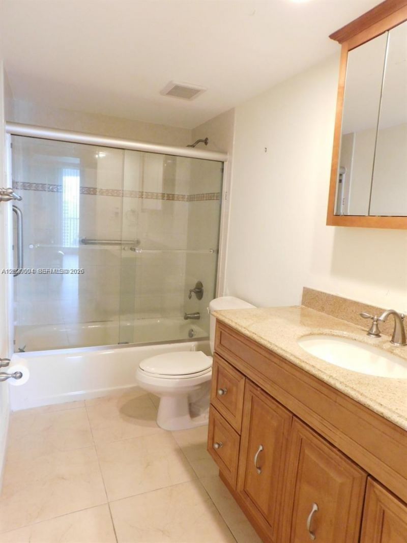 5401 Collins Ave, Unit 1213, Miami Beach, FL 33140 Photo