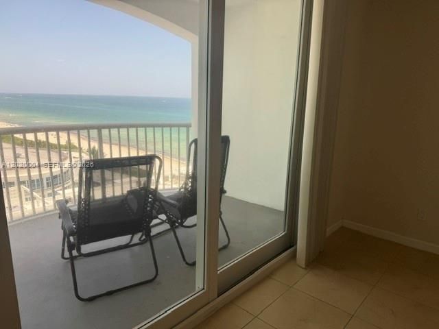 5401 Collins Ave, Unit 1213, Miami Beach, FL 33140 Photo