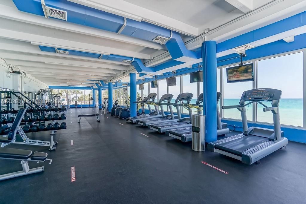 5401 Collins Ave, Unit 1213, Miami Beach, FL 33140 Photo