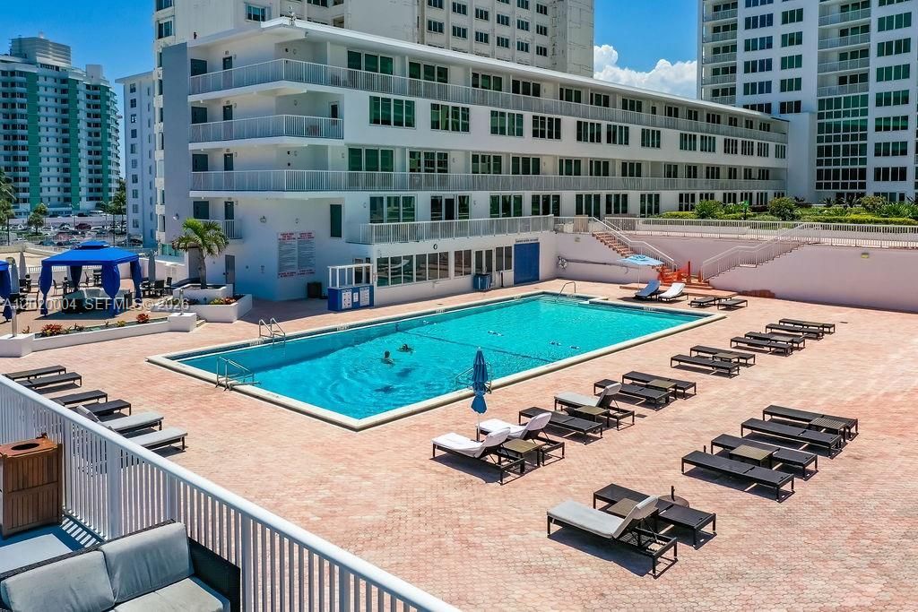 5401 Collins Ave, Unit 1213, Miami Beach, FL 33140 Photo