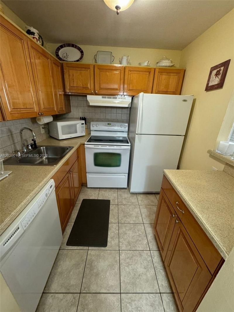 221 Kent M , Unit 221, West Palm Beach, FL 33417 Photo