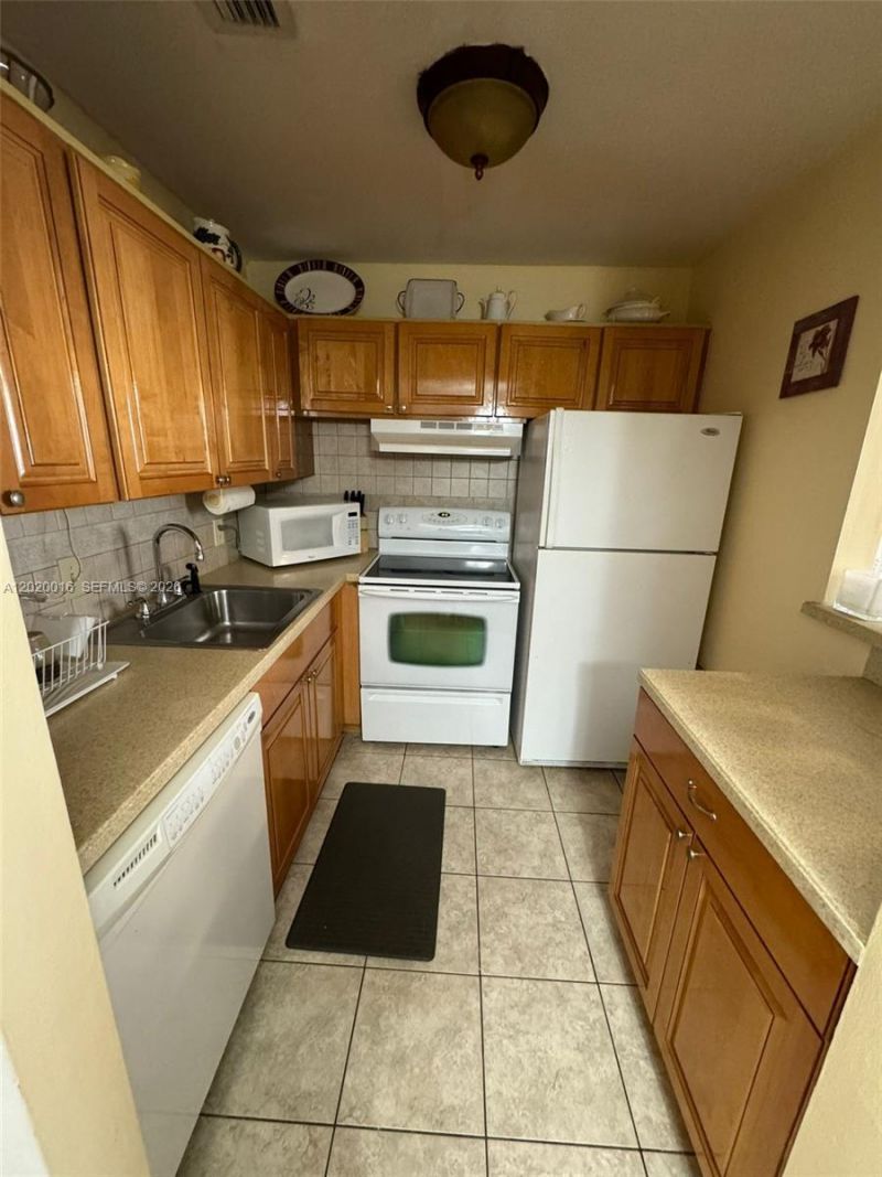 221 Kent M , Unit 221, West Palm Beach, FL 33417 Photo