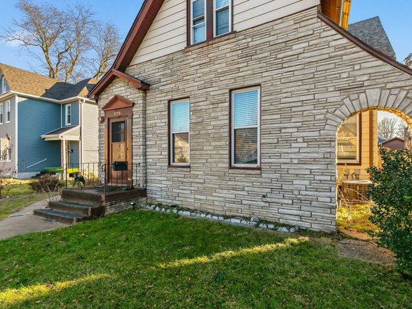 2115 W 4 Street , Davenport, IA 52802