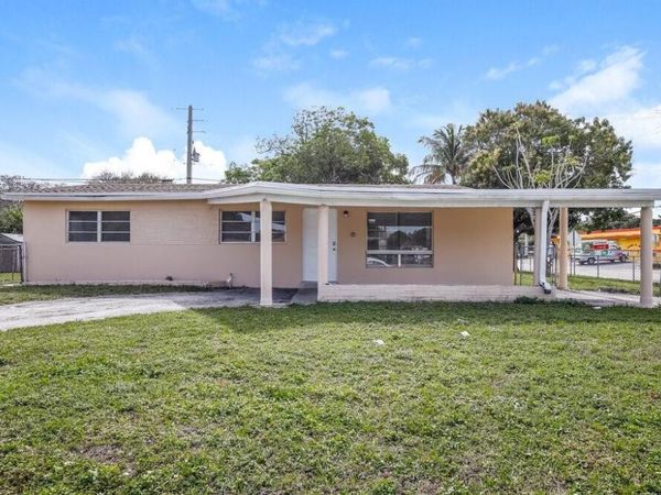 2890 NW 20th Street, Fort Lauderdale, FL 33311