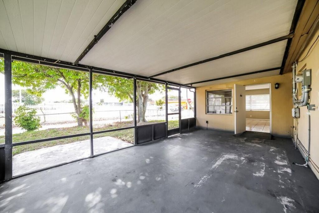 2890 NW 20th Street, Fort Lauderdale, FL 33311 Photo