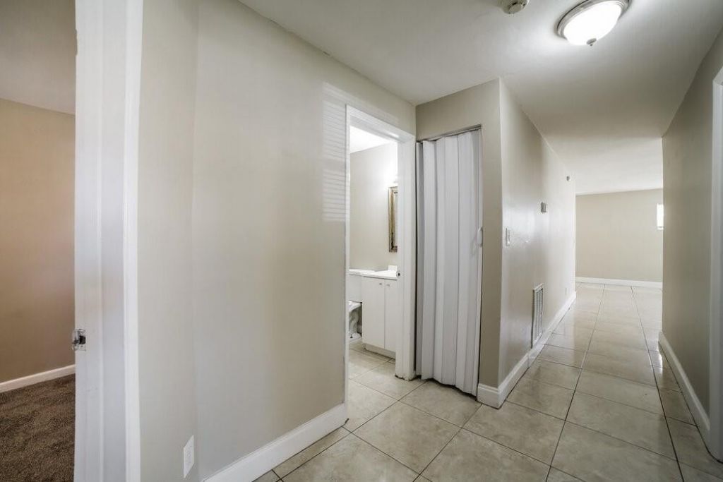 2890 NW 20th Street, Fort Lauderdale, FL 33311 Photo